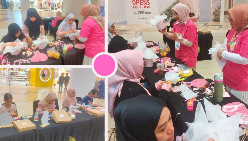 Merangkai Bouqet Bunga