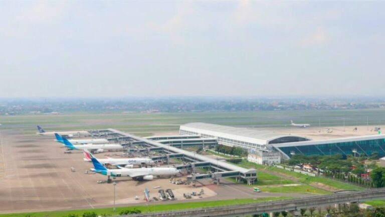 Bandara Masih Ditutup